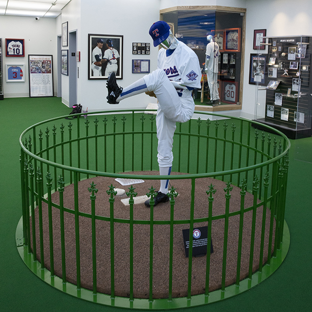 Woody's Classic Cars & Baseball Museum